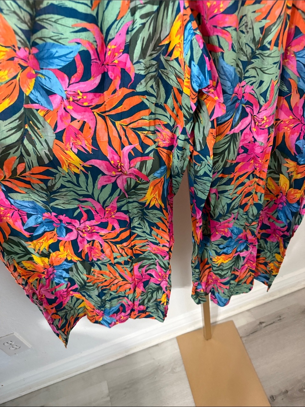 Tropical Floral wide legs pants in Vibrant Multi-Color- Size 1X- NWT - Picture 2 of 6